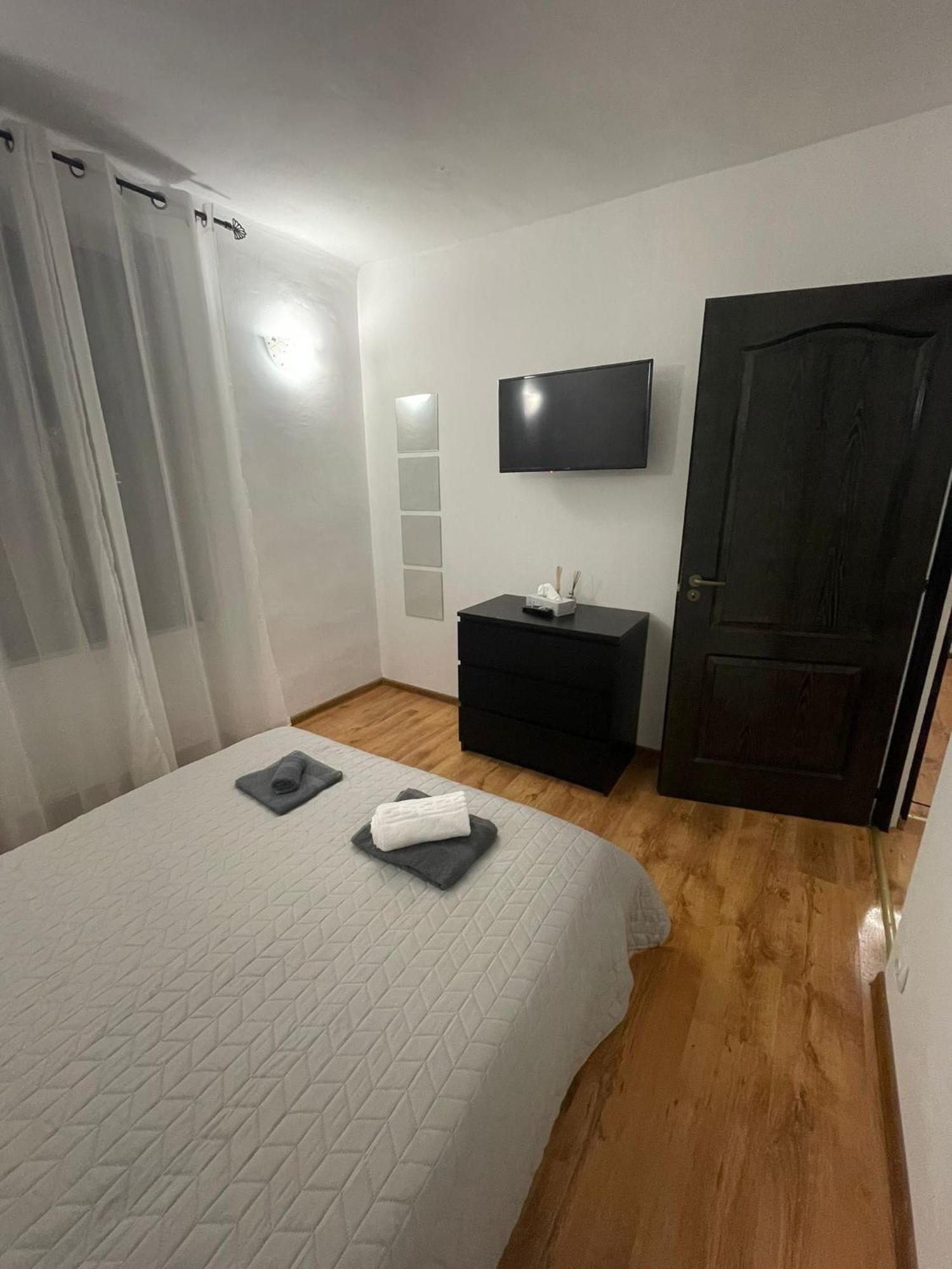 Ultracentral Medieval Apartment Sibiu Bagian luar foto
